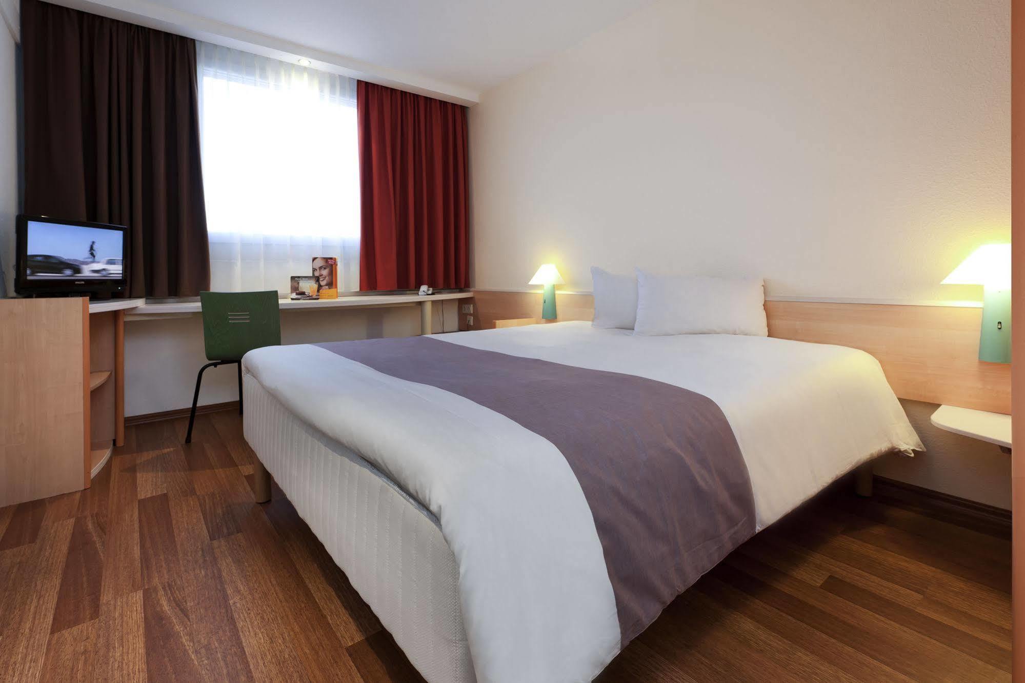 Ibis Berlin Dreilinden Hotel Kleinmachnow Ngoại thất bức ảnh